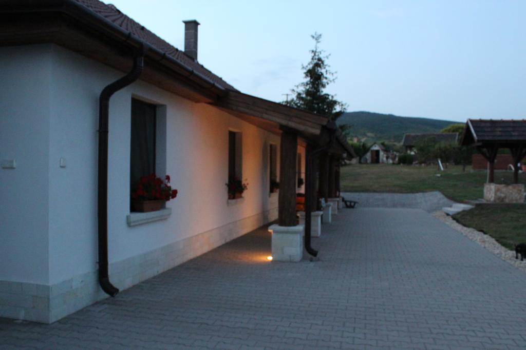 Hotel Pillango Vendeghaz Tállya Zewnętrze zdjęcie
